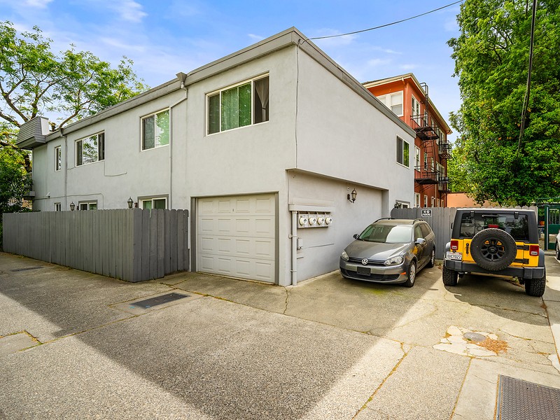 Rear / Parking